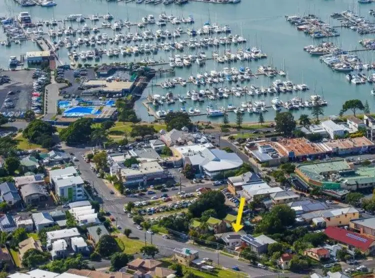 44 Cardigan Pde, Manly QLD 4179