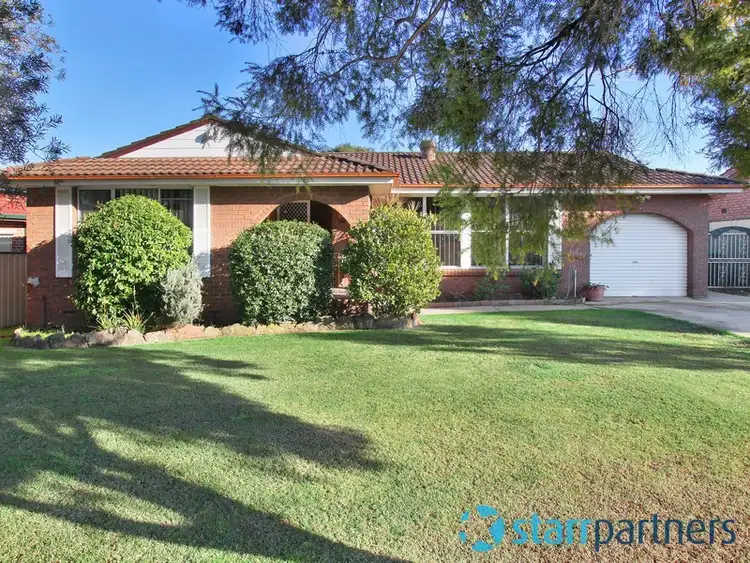 15 Pine Creek Circuit, St Clair NSW 2759