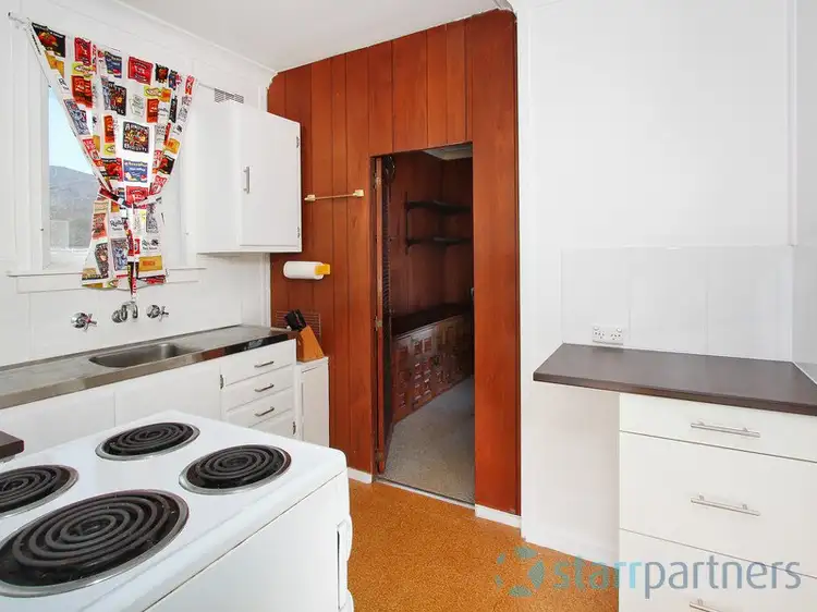 Fourth view of Homely house listing, 8 Tahiti Avenue, Lethbridge Park NSW 2770