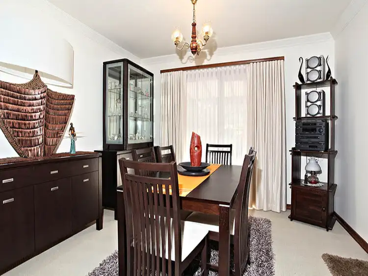 Fifth view of Homely house listing, 2 Brently Close, Narre Warren North VIC 3804
