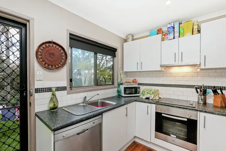 8 Palm Avenue, Kingston QLD 4114