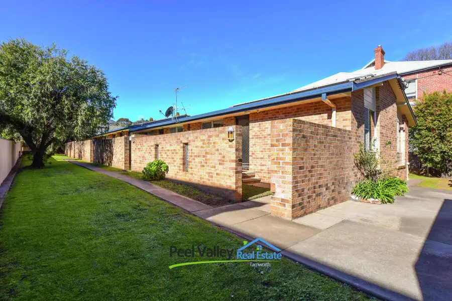 Main view of Homely unit listing, Unit 1/98A Carthage Street, Tamworth NSW 2340