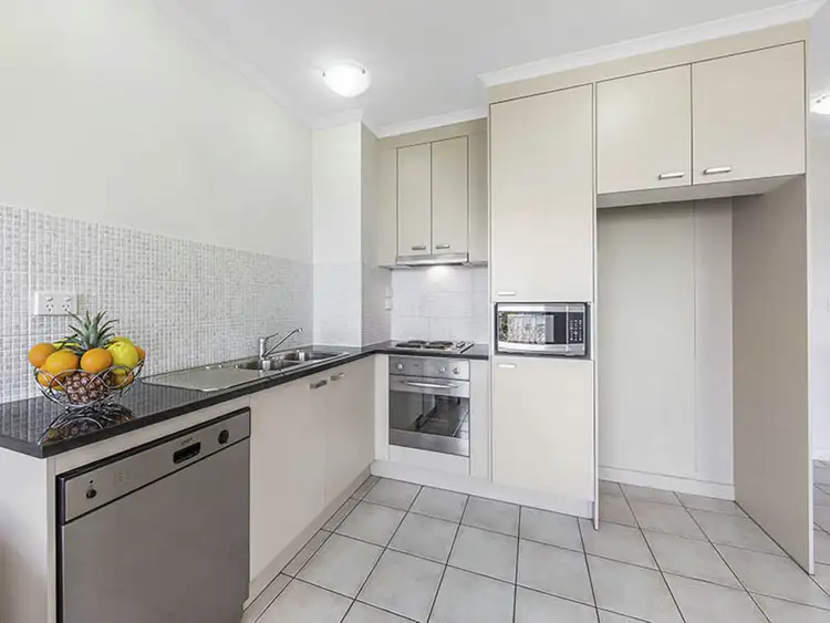 Third view of Homely unit listing, 9/89 Bay Terrace, Wynnum QLD 4178