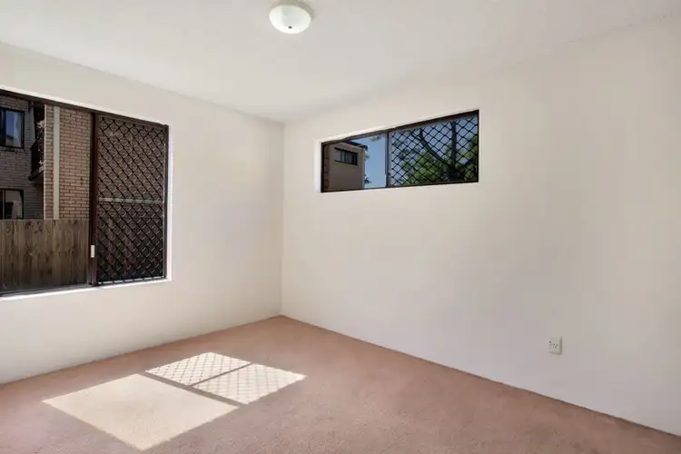 Fifth view of Homely unit listing, 1/50 Oceanic Drive, Mermaid Waters QLD 4218