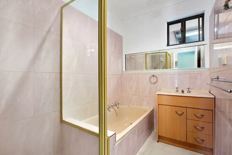 Fifth view of Homely house listing, 27 Dunvegan Crescent, Macleod VIC 3085