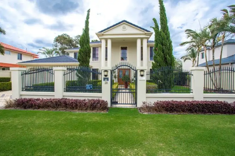 28 Tanzen Drive, Arundel QLD 4214