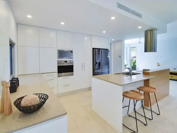 2/28 Elizabeth St, Noosaville QLD 4566