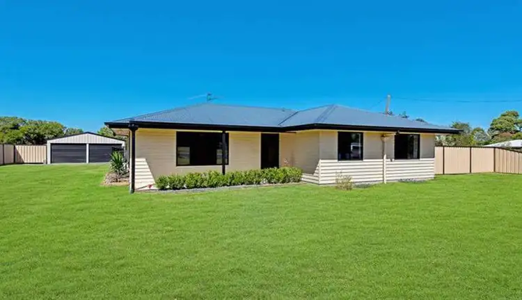 4 Peters Street, Goombungee QLD 4354