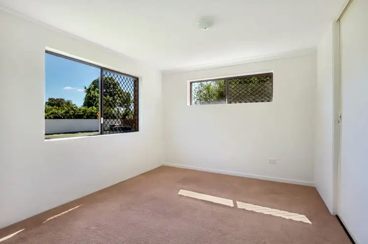 Fourth view of Homely unit listing, 1/50 Oceanic Drive, Mermaid Waters QLD 4218