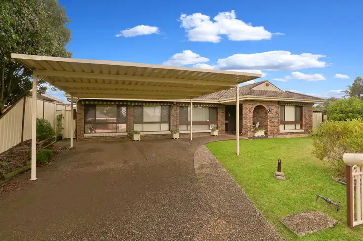 8 Starlight Place, St Clair NSW 2759