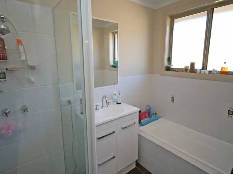 Fifth view of Homely house listing, 5 Sippel Close, Tamworth NSW 2340