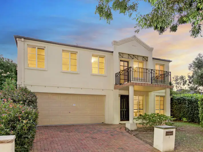 1 Arnold Janssen Dr, Beaumont Hills NSW 2155