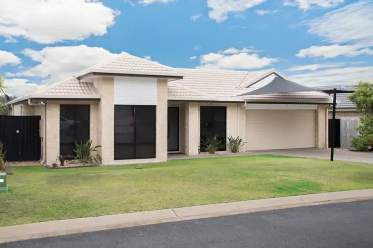 51 Hawkesbury Ave, Pacific Pines QLD 4211