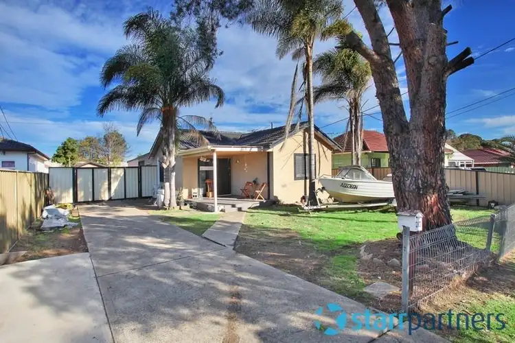 212 River Ave, Carramar NSW 2163