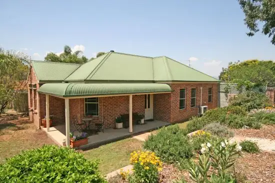 46 Windhover Cres, Tamworth NSW 2340