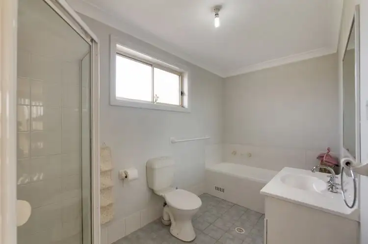 Fourth view of Homely house listing, 4 Sunrise Place, Horningsea Park NSW 2171