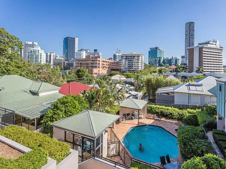 Main view of Homely unit listing, 3/27 Birley Street, Spring Hill QLD 4000