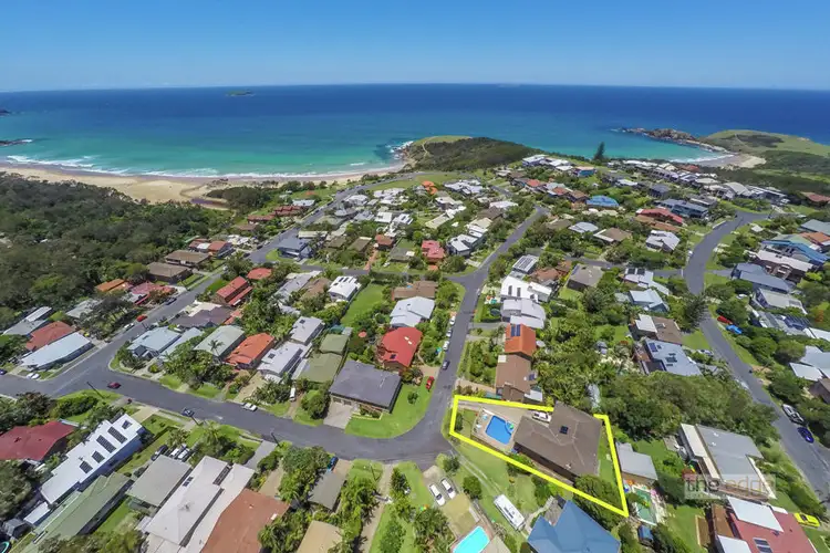 20 Ocean View Crescent, Emerald Beach NSW 2456