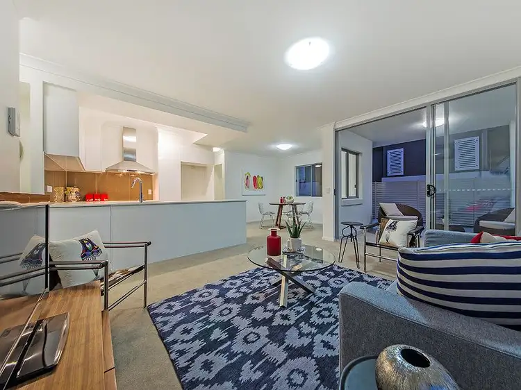 1/54 Yamboyna Street, Manly QLD 4179