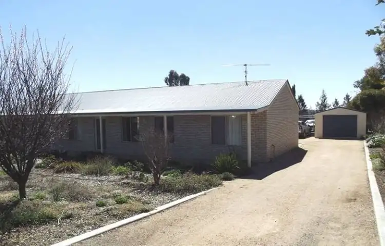 2a Eton Street, Cambooya QLD 4358
