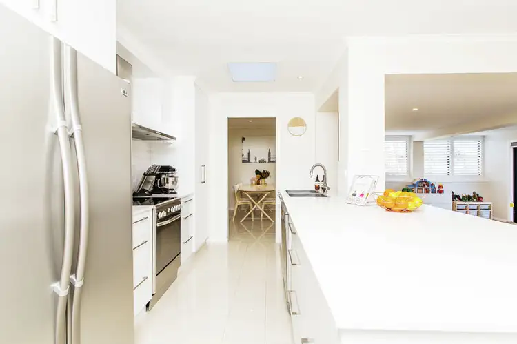 Fifth view of Homely house listing, 6 Ilex Street, Lake Albert NSW 2650