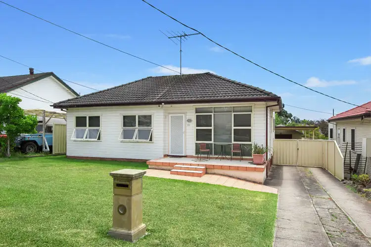 21 Dinabeth Avenue, Blacktown NSW 2148