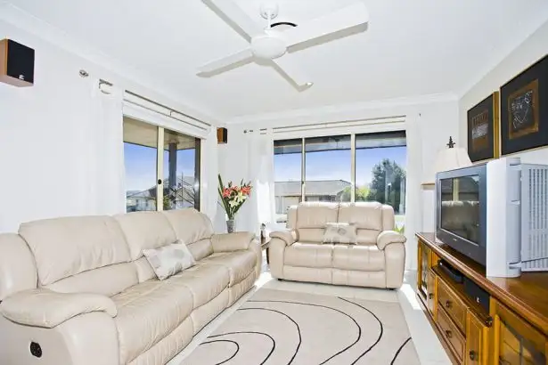 Sixth view of Homely house listing, 1 Hillview Crescent, Macquarie Hills NSW 2285