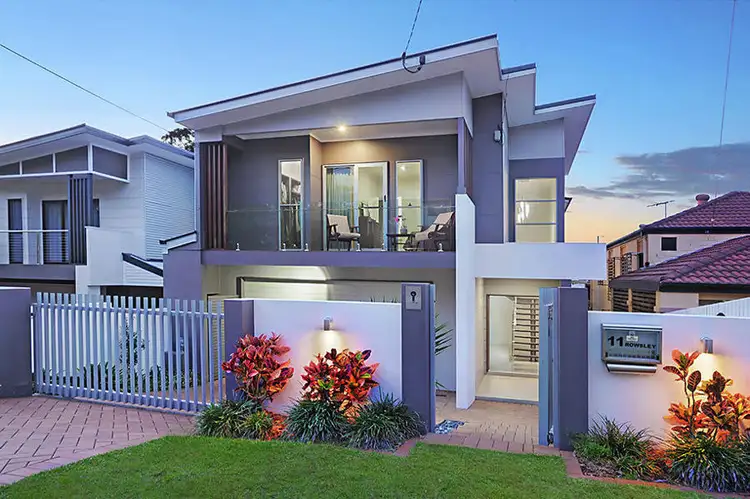 11 Rowsley Street, Greenslopes QLD 4120