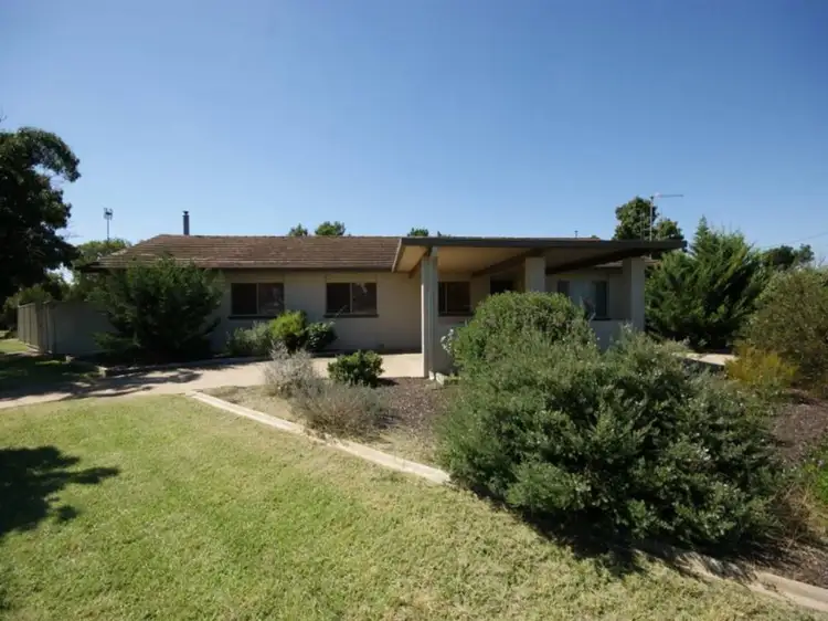 137 Dick Street, Deniliquin NSW 2710
