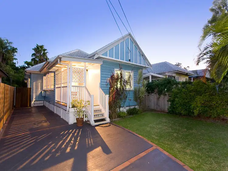 49 Wakefield Street, Sandgate QLD 4017