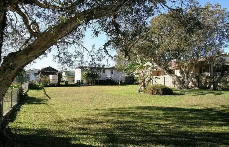 6 Orama  Ave, Caloundra QLD 4551
