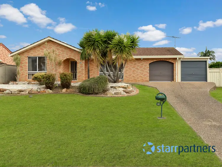 10 Larapinta Crescent, St Helens Park NSW 2560