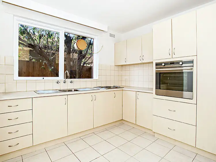 Third view of Homely apartment listing, 2/39 Davies Street, Brunswick VIC 3056