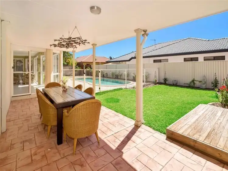 8 Grande Terrace, Helensvale QLD 4212
