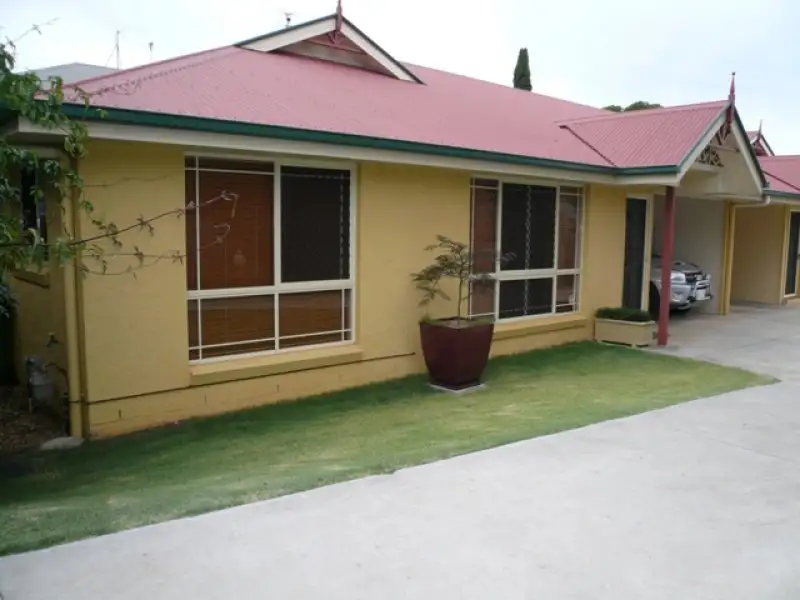 Main view of Homely unit listing, 2/118 Neil Street, Toowoomba QLD 4350