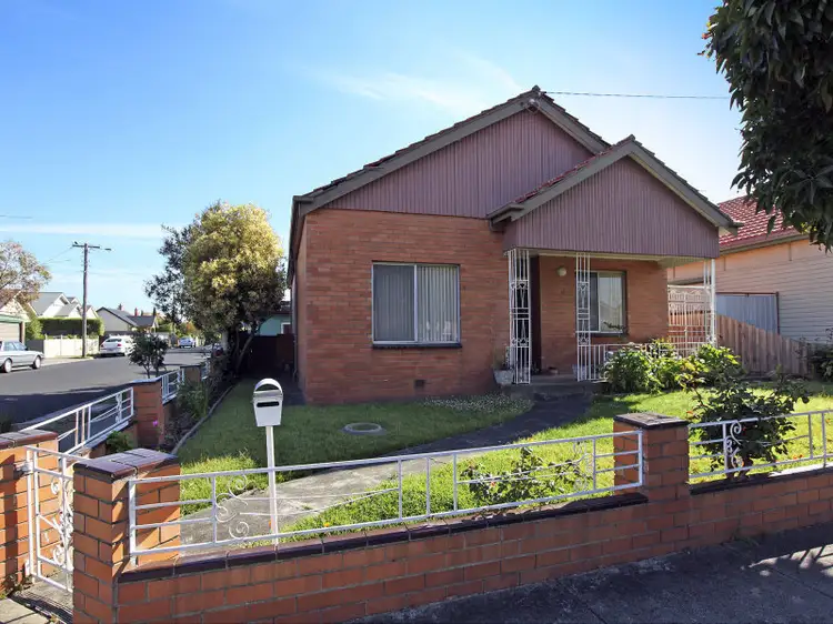 11 Canberra Street, Brunswick VIC 3056