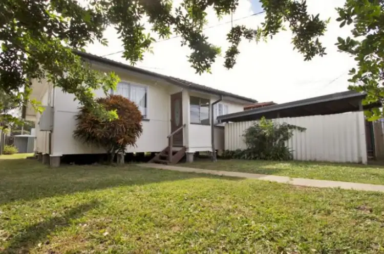 19 Elizabeth Ave, Clontarf QLD 4019