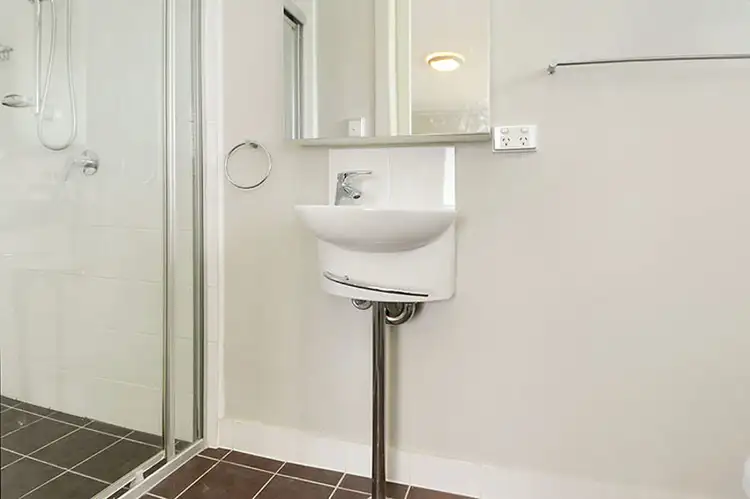 Fifth view of Homely unit listing, 4 / 96 Windmill Street, Tarragindi QLD 4121