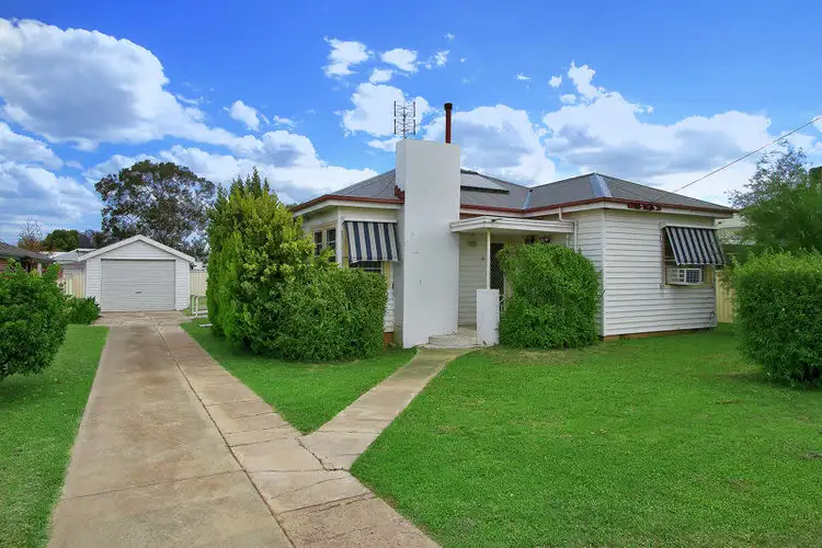 15 Robert Street, Tamworth NSW 2340