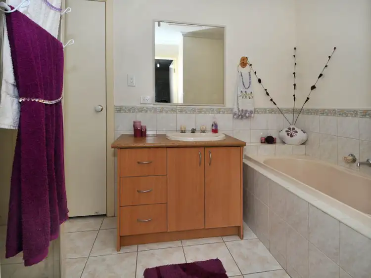 Fifth view of Homely house listing, 2/11 Malmsbury Drive, Meadow Heights VIC 3048