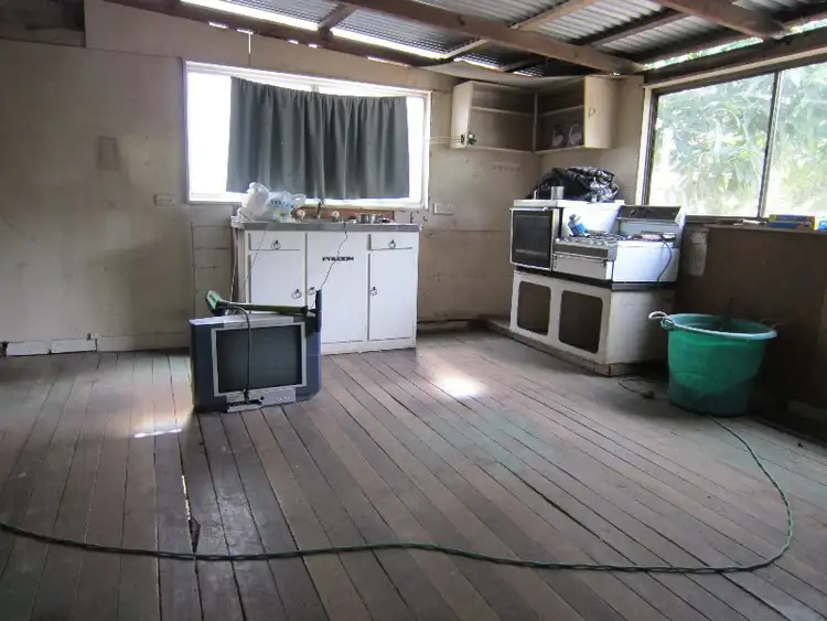 Sixth view of Homely house listing, 4 Carr Street, Ipswich QLD 4305