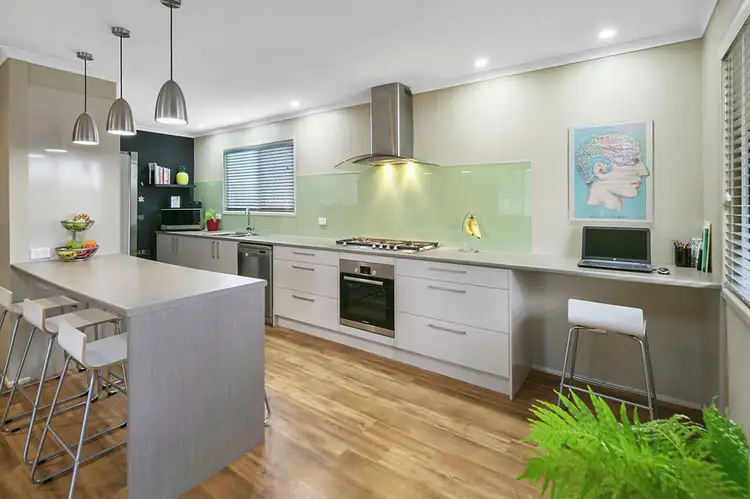 35 Wood Street, Manly QLD 4179