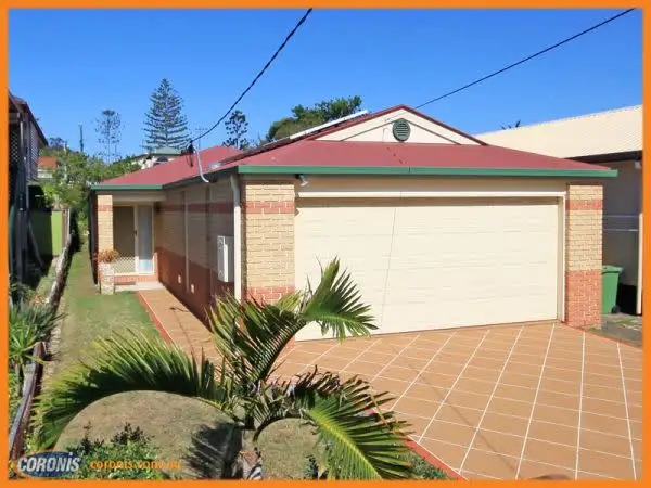 10 McLennan Street, Woody Point QLD 4019