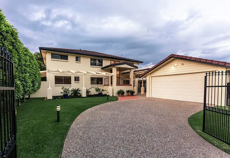 27 Adelong Crescent, Buddina QLD 4575