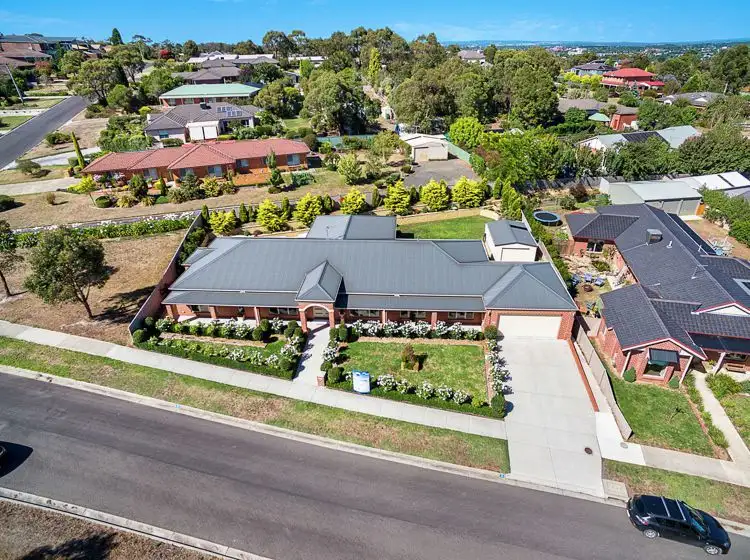 3 Pinevale Way, Ballarat North VIC 3350