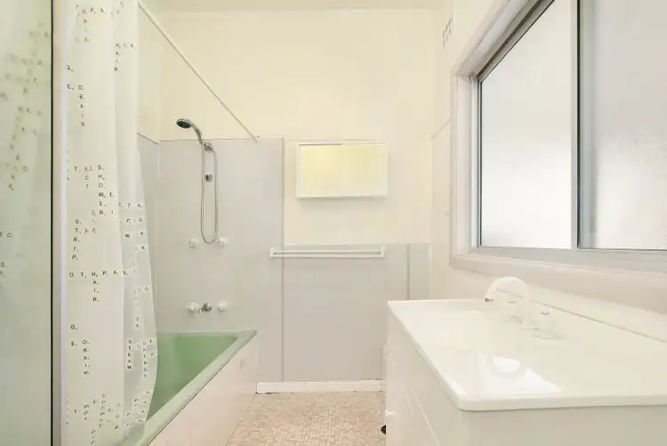 Fifth view of Homely house listing, 18 Elm Street, Tamworth NSW 2340