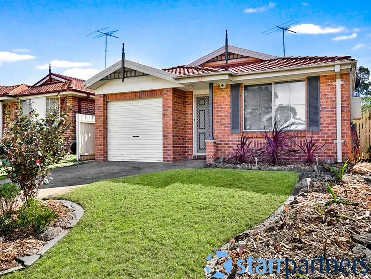 8 Bettong Pl, St Helens Park NSW 2560