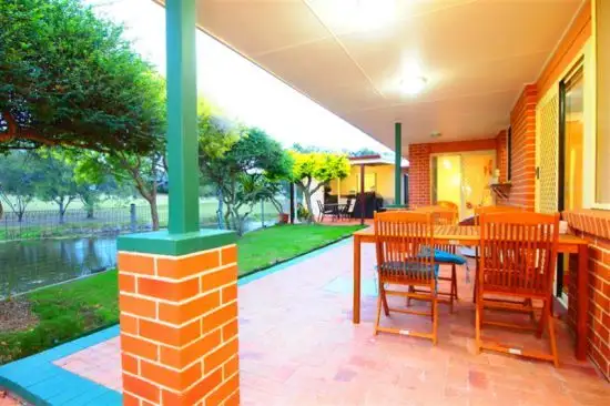 8 Lakeside Court, Torquay QLD 4655