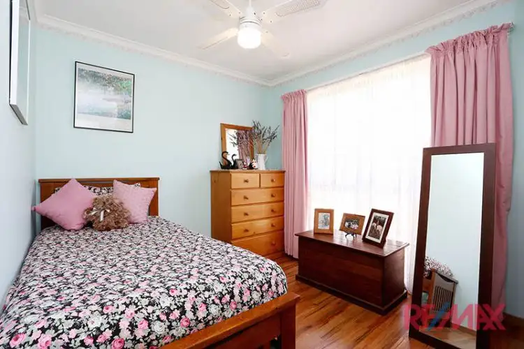 Sixth view of Homely house listing, 15 Kiandra Mews, Hampton Park VIC 3976