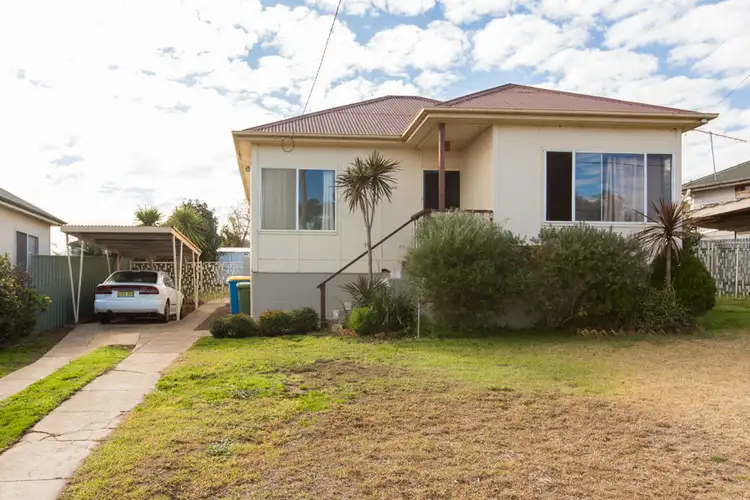 148 Macleay Street, Mount Austin NSW 2650